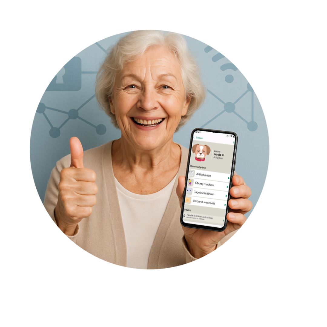 Eine ältere Frau zeigt Daumen hoch und hält ein Smartphone mit einer App-Liste.